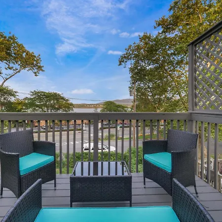 Deck View Of Hudson River & Mt Beacon / Boho Suite Newburgh Exterior photo